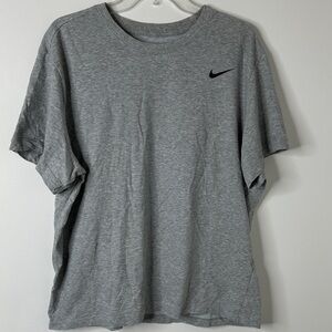 Nike Men's Gray Short Sleeve Tee • 57% Cotton • Size XL